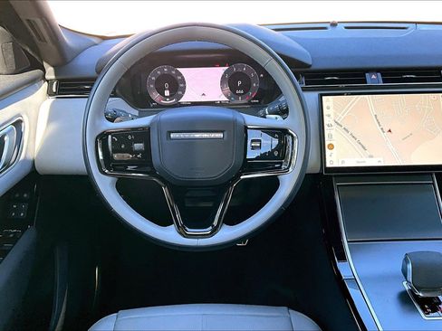 Used 2024 Land Rover Range Rover Velar Dynamic SE image 4