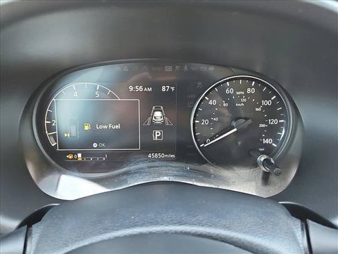 Used 2023 Nissan Kicks SR FWD image 11