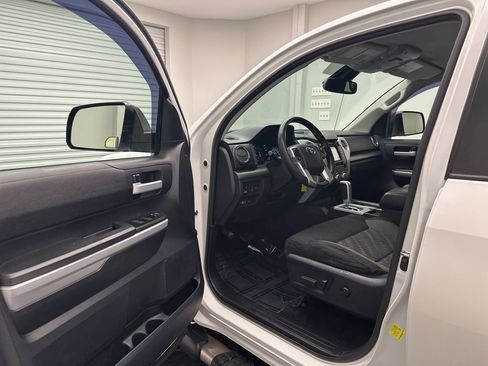 Used 2018 Toyota Tundra SR5 w/ TRD Off Road Package image 5