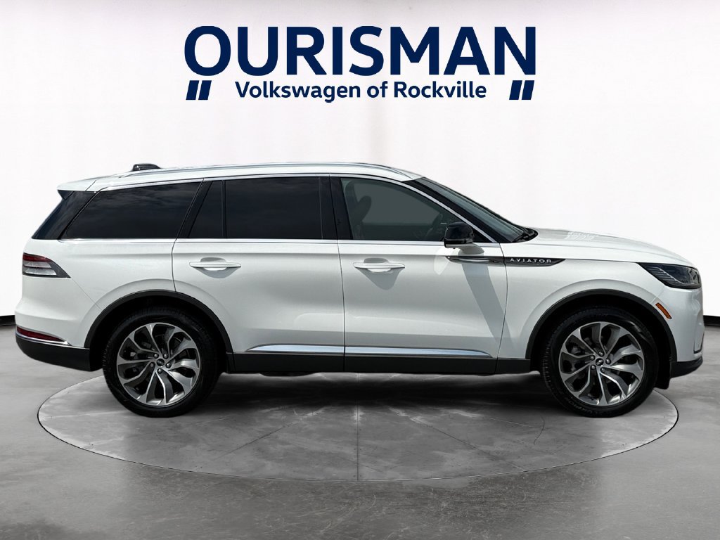Used 2025 Lincoln Aviator Reserve AWD/4WD image 7
