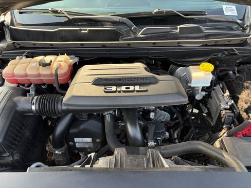 Used 2022 RAM 1500 Laramie AWD/4WD image 24