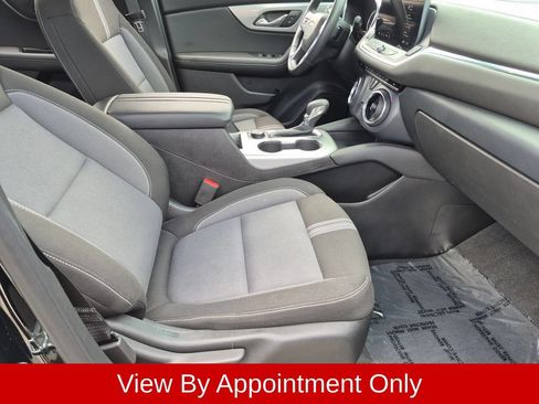 Used 2025 Chevrolet Blazer LT FWD image 32