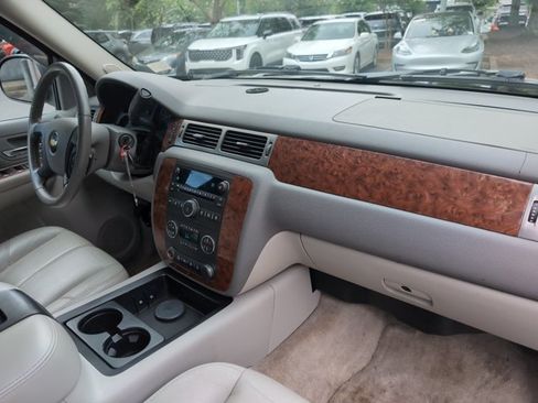 Used 2007 Chevrolet Avalanche LTZ w/ LTZ Preferred Equipment Group AWD/4WD image 27