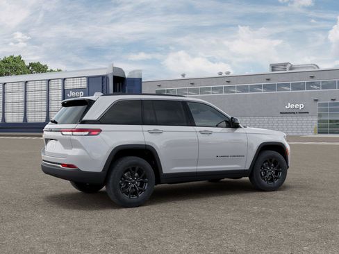 New 2026 Jeep Grand Cherokee Altitude AWD/4WD image 2
