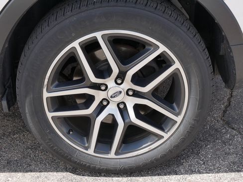 Used 2018 Ford Explorer Sport w/ Equipment Group 401A AWD/4WD image 5