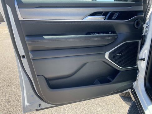 New 2026 Jeep Grand Wagoneer 4WD image 13