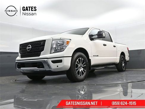 Used 2024 Nissan Titan SV w/ SV Convenience Package image 36