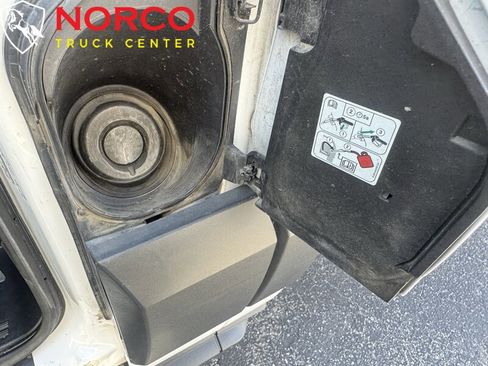 Used 2018 Ford Transit 250 138 RWD image 15