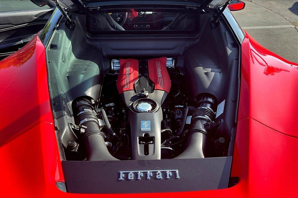 Used 2018 Ferrari 488 GTB RWD image 23