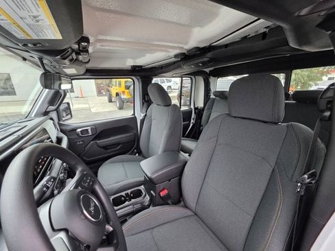New 2026 Jeep Gladiator Sport AWD/4WD image 19