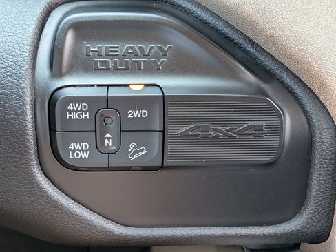 Used 2022 RAM 2500 Laramie AWD/4WD image 29