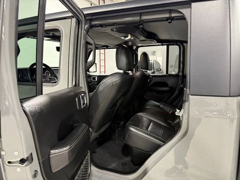 Used 2021 Jeep Gladiator Overland w/ Popular Equipment Package image 61