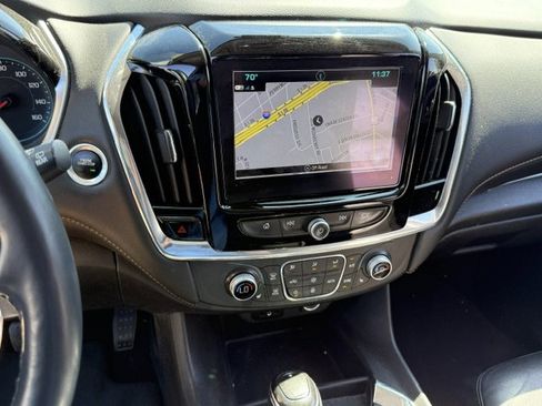 Used 2018 Chevrolet Traverse RS image 11