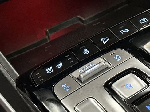 Used 2023 Hyundai Tucson Limited image 32