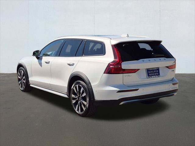 Certified 2025 Volvo V60 B5 Cross Country Ultra AWD/4WD image 7