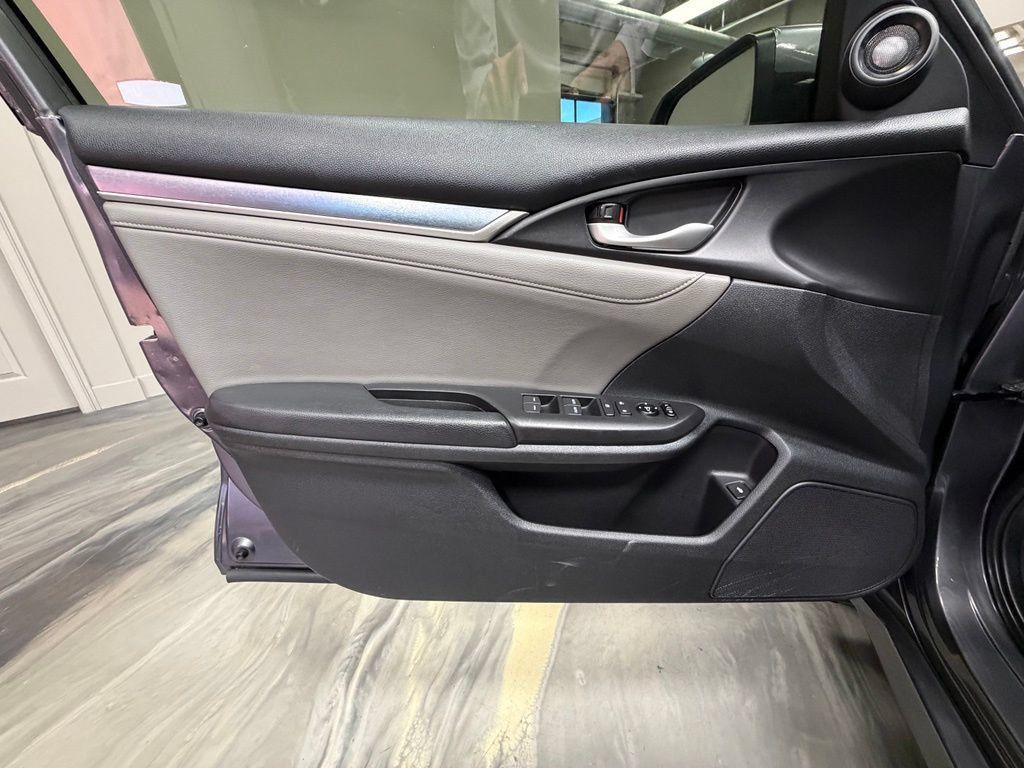 Used 2018 Honda Civic Touring image 53