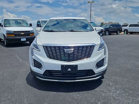 Certified 2022 Cadillac XT5 Premium Luxury w/ Technology Package FWD image 9