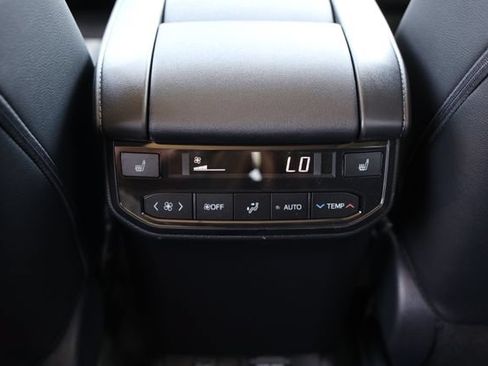 New 2026 Toyota Highlander Platinum AWD/4WD image 29