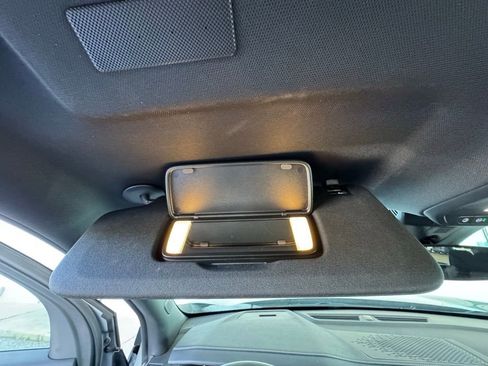 Used 2025 GMC Acadia Elevation image 39