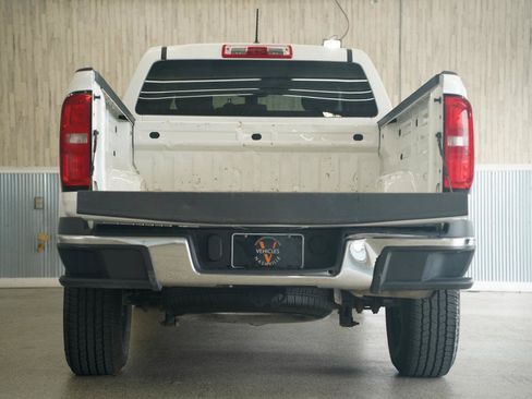 Used 2019 Chevrolet Colorado W/T w/ WT Convenience Package RWD image 39