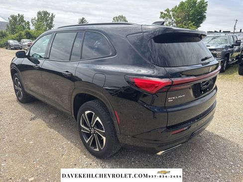 Used 2025 Buick Enclave Sport Touring w/ Power Package AWD/4WD image 3