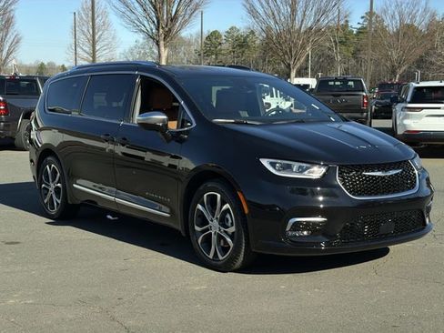 New 2026 Chrysler Pacifica Pinnacle FWD image 14