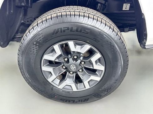 Certified 2020 Toyota Tacoma SR image 26