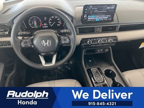 New 2025 Honda Pilot Touring image 12