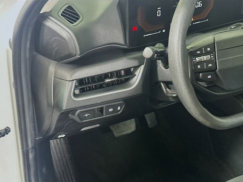 Used 2025 Kia K4 LXS image 17