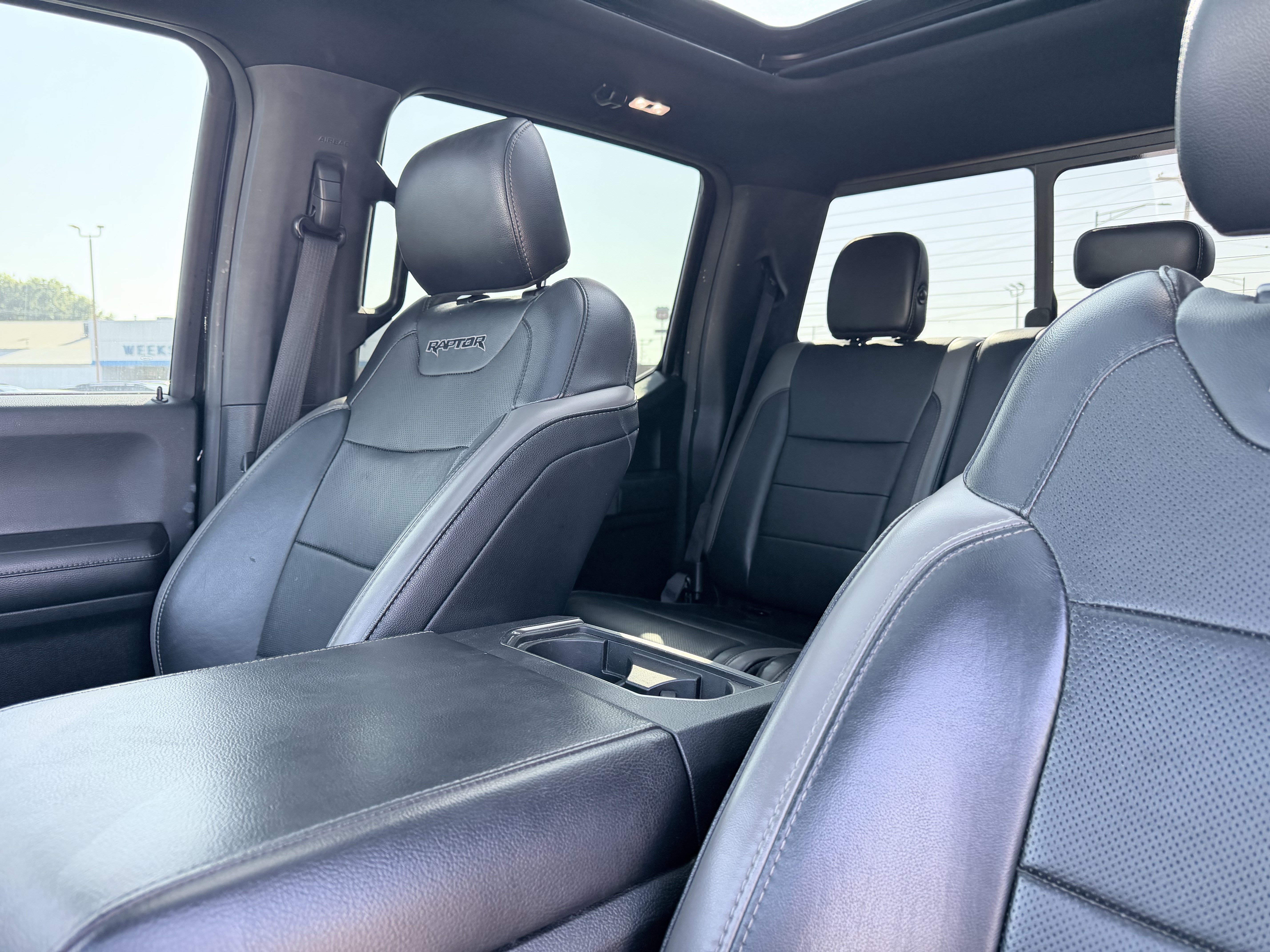 Used 2018 Ford F150 Raptor w/ Equipment Group 802A Luxury AWD/4WD image 8