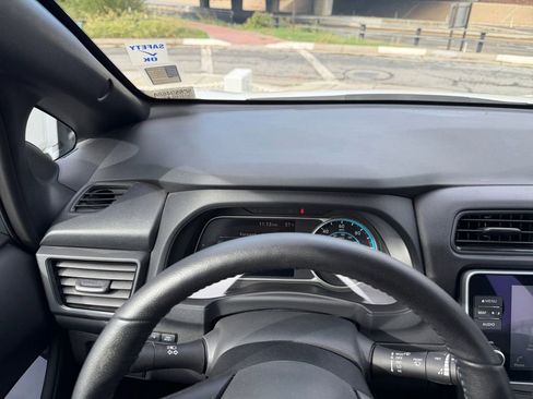 Used 2025 Nissan Leaf SV Plus image 26