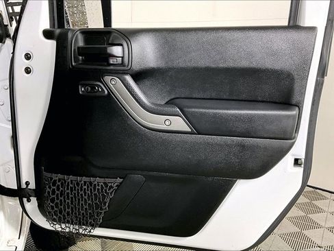 Used 2018 Jeep Wrangler Unlimited Sport S image 21