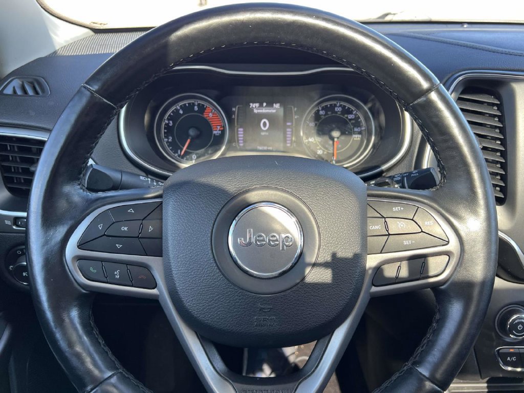 Used 2019 Jeep Cherokee Latitude Plus w/ Comfort/Convenience Group AWD/4WD image 24