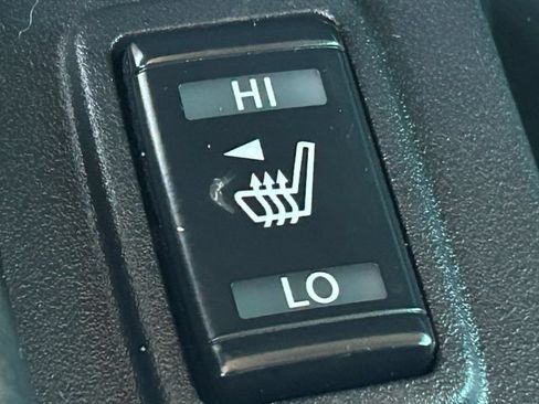 Used 2017 Nissan Titan SL AWD/4WD image 19
