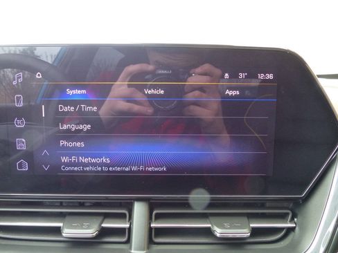 Used 2025 Chevrolet Trax ACTIV w/ Sunroof Package FWD image 28