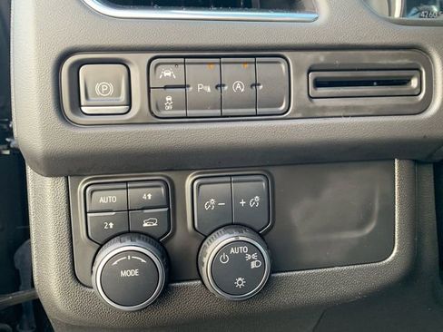 Used 2023 Chevrolet Suburban LS image 25