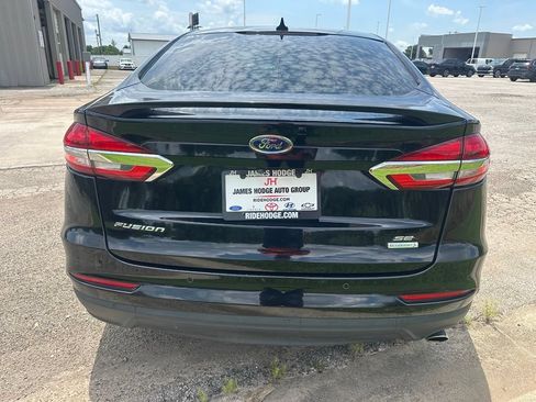 Used 2019 Ford Fusion SE FWD image 7