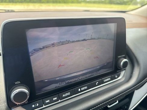 Used 2023 Nissan Rogue SV w/ SV Premium B Package FWD image 15