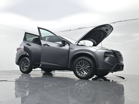 Used 2024 Nissan Rogue S FWD image 28