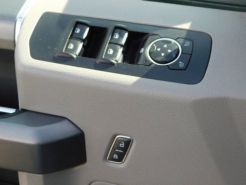 Used 2016 Ford F150 XLT w/ Equipment Group 302A Luxury image 19