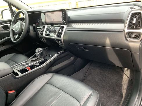 Used 2022 Kia Sorento S w/ Panoramic Sunroof Package image 35