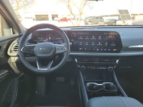 New 2026 Chevrolet Traverse LT w/ Enhanced Driving Package FWD image 18
