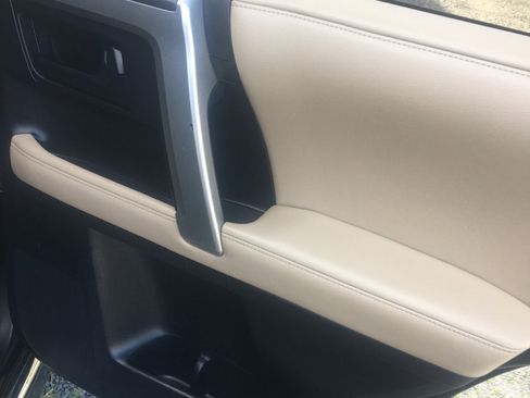 Used 2013 Toyota 4Runner Limited image 15