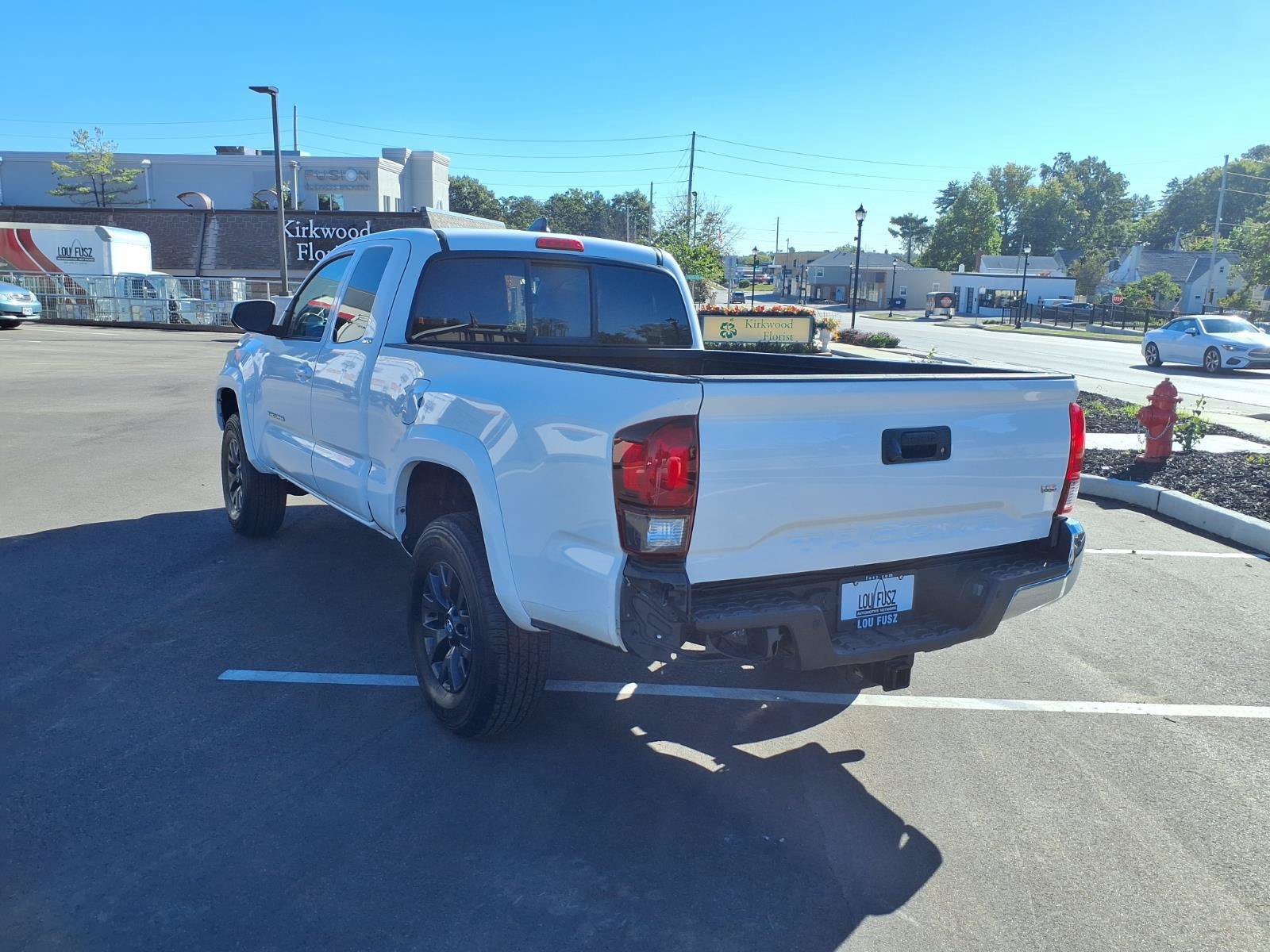 Used 2023 Toyota Tacoma SR5 RWD image 27
