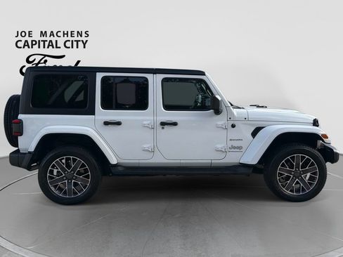 Used 2023 Jeep Wrangler Unlimited Sahara w/ Cold Weather Group AWD/4WD image 3