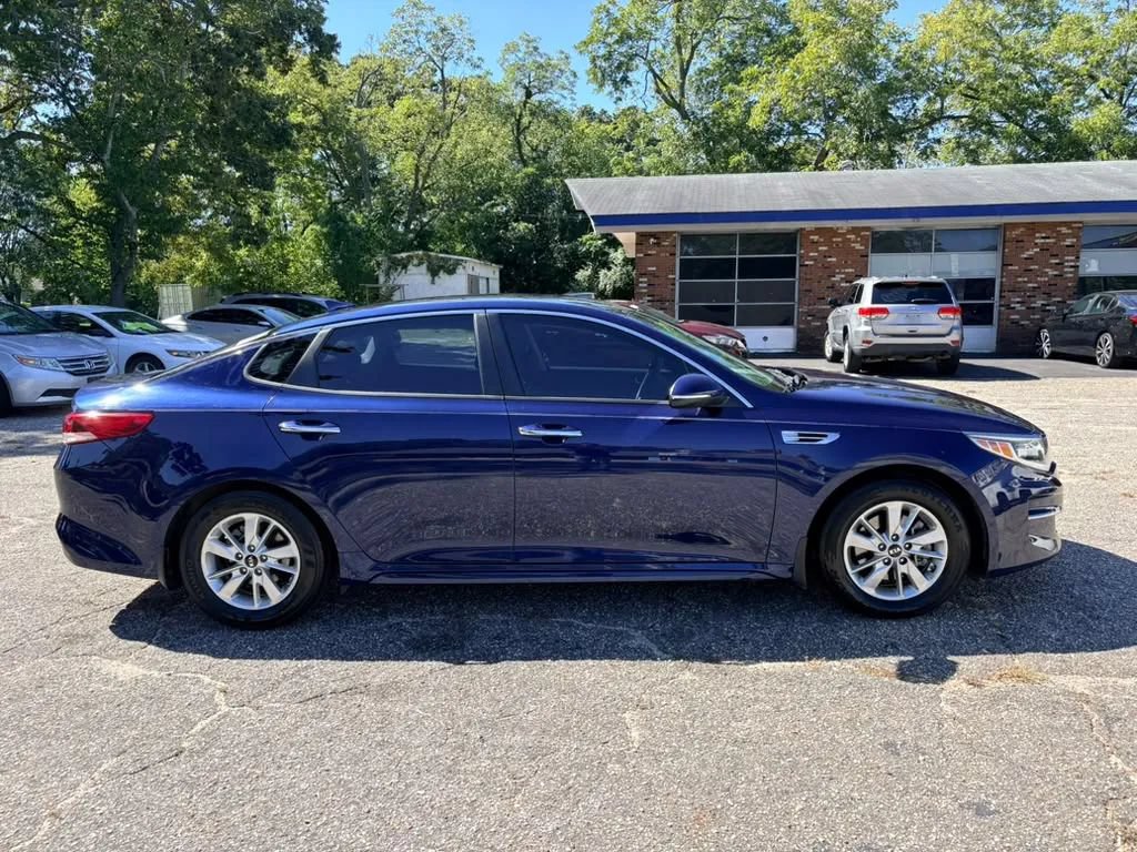 Used 2018 Kia Optima LX FWD image 4