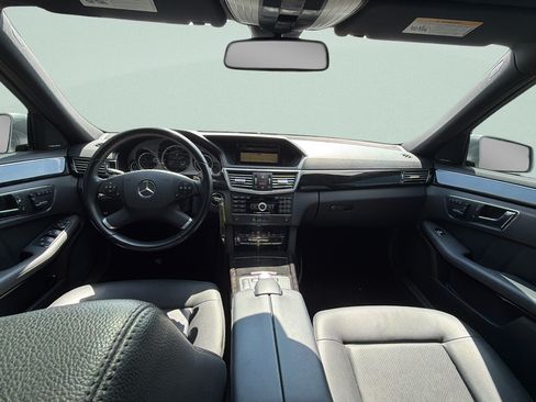 Used 2010 Mercedes-Benz E 350 Sedan image 11