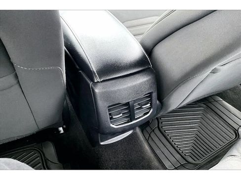 Used 2018 Ford Fusion SE image 34