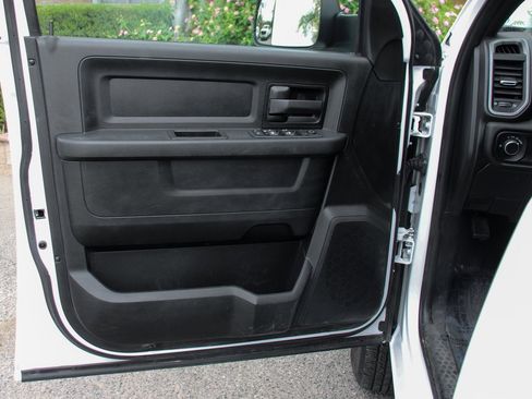 Used 2021 RAM 3500 Tradesman w/ Chrome Appearance Group image 15