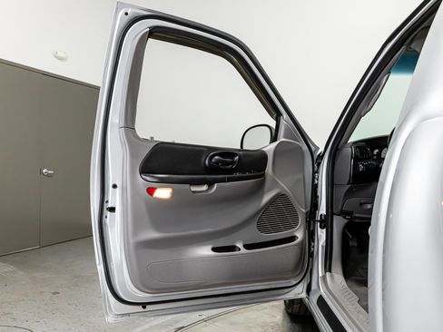 Used 2000 Ford F150 Lightning image 72